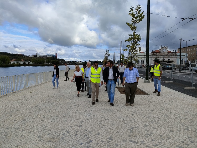Rádio Regional do Centro: Abriu o passeio à beira-rio entre a Ponte de Santa Clara e a Estação de Coimbra A