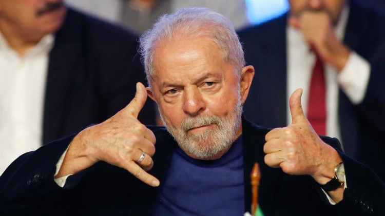 Rádio Regional do Centro: Lula da Silva regressa à Presidência do Brasil