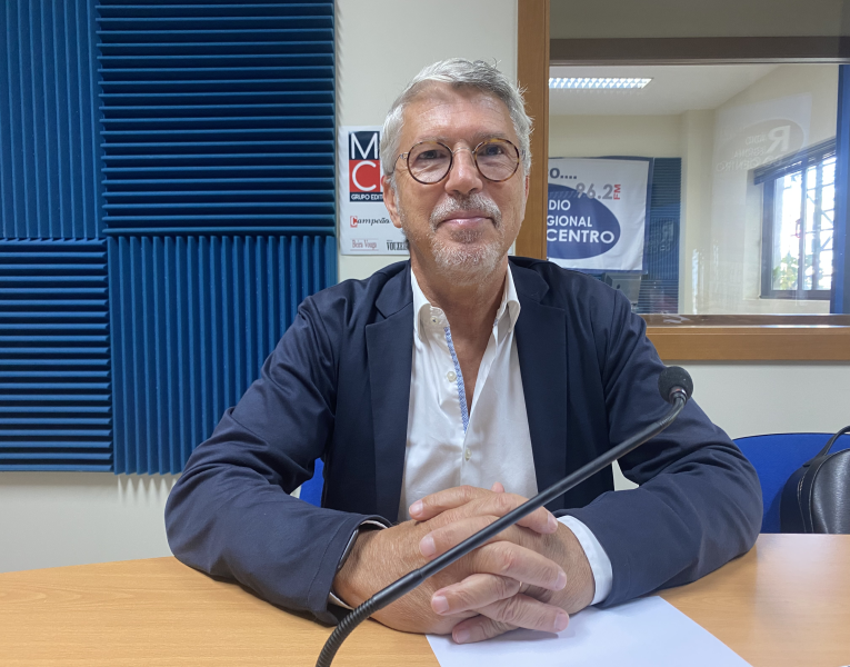 Rádio Regional do Centro: Praça da República – Entrevista a Carlos Robalo Cordeiro Rádio Regional do Centro: Praça da República – Entrevista a Carlos Robalo Cordeiro