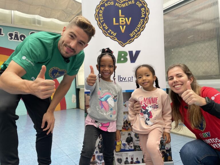 Rádio Regional do Centro: Futebolista Tomás Ribeiro no “Sorriso Feliz” da LBV