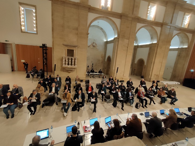 Rádio Regional do Centro: Assembleia Municipal de Coimbra contra aumentos na água e nos transportes