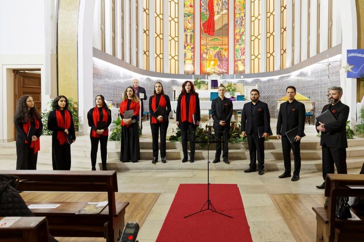 Rádio Regional do Centro: Grupo Vocal Ad Libitum realiza concerto Natais no Mundo