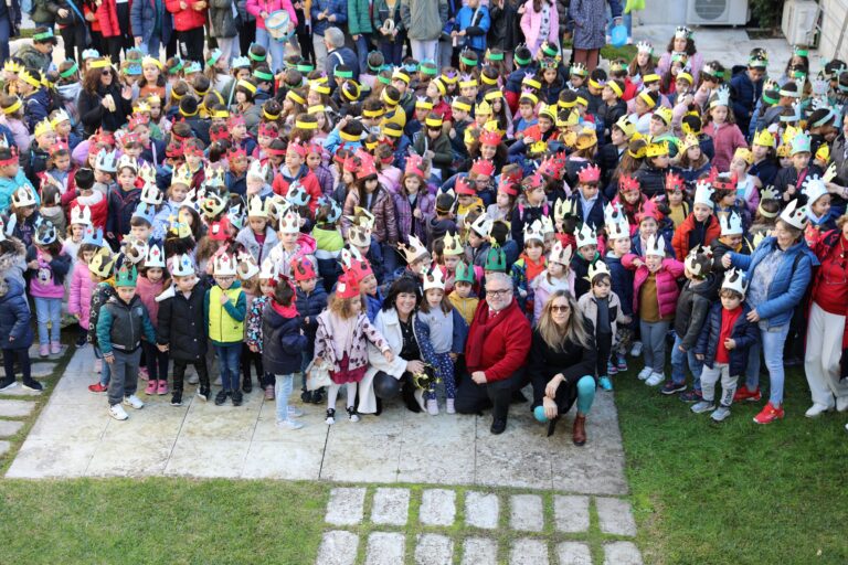 Rádio Regional do Centro: Mais de 400 alunos do Centro Escolar de Cantanhede cantaram as Janeiras na Câmara