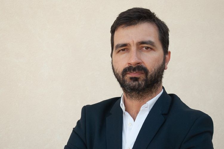 Rádio Regional do Centro: João Lemos explica que “histórias contam os seus olhos” em conversa no Exploratório