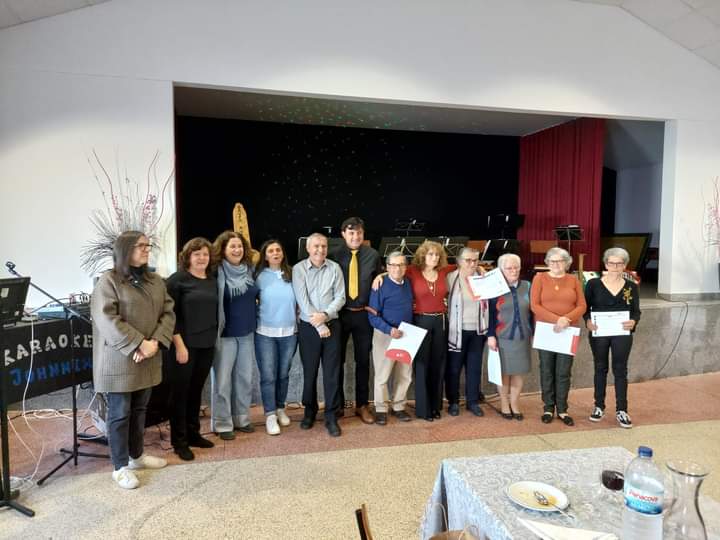 Rádio Regional do Centro: Centro Qualifica do CEARTE entrega diplomas do 9º ano a adultos na aldeia do Carvalho