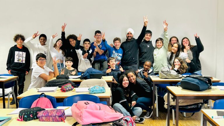 Rádio Regional do Centro: Migrantes contam a sua história a alunos de Oliveira do Bairro