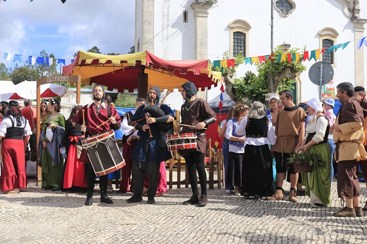 Rádio Regional do Centro: Mercado Medieval em Eiras decorre até segunda-feira