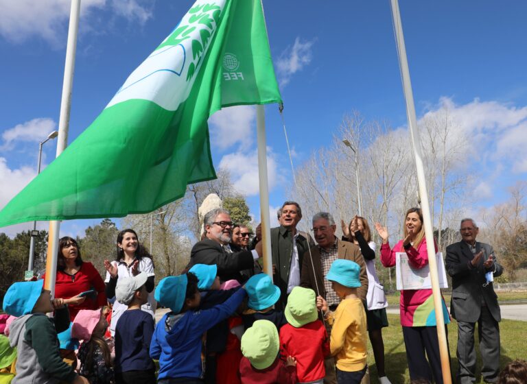 Rádio Regional do Centro: PROVIDA hasteou a bandeira verde Eco-Escolas