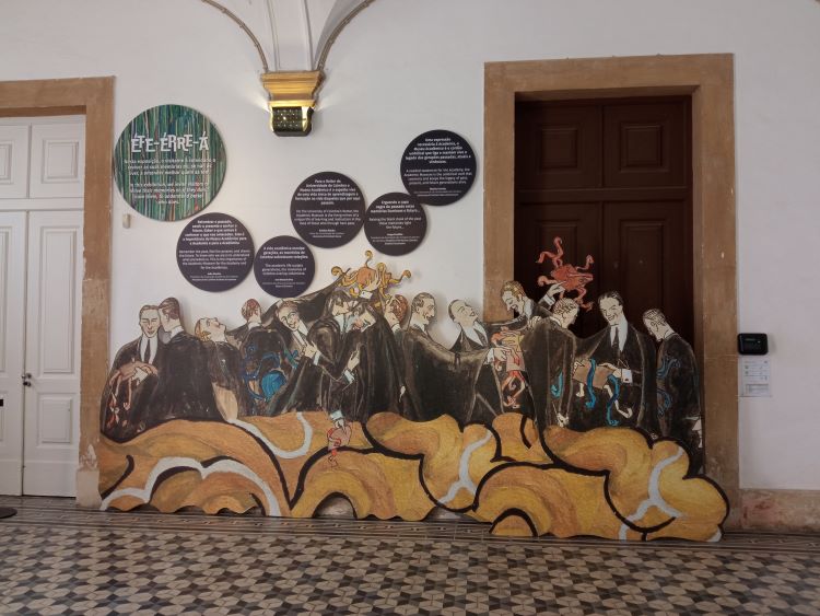 Rádio Regional do Centro: Universidade de Coimbra cria espaço expositivo para viagem pela vivência académica
