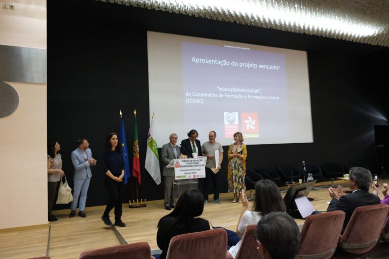 Rádio Regional do Centro: CEARTE executa prémio para o Instituto Nacional de Reabilitação