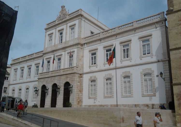 Rádio Regional do Centro: Coimbra estabelece protocolo de parceria com Turismo Centro de Portugal