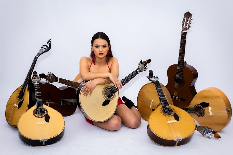 Rádio Regional do Centro: Beatriz Villar: a voz feminina que canta o Fado de Coimbra