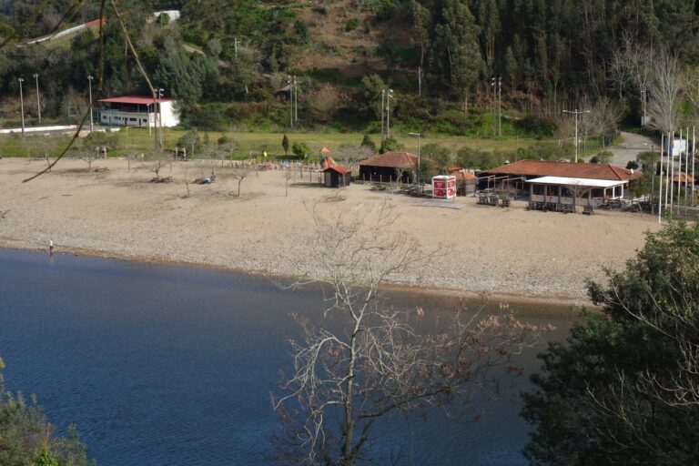 Rádio Regional do Centro: Praia fluvial de Torres do Mondego volta a receber festival de música
