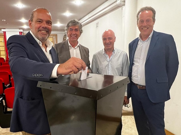 Rádio Regional do Centro: Raul Almeida eleito presidente da Turismo do Centro para manter caminho de sucesso