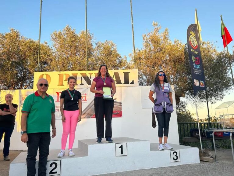 Rádio Regional do Centro: Patrícia Teixeira conquista medalha de prata no Campeonato de Portugal de Tiro aos Pratos
