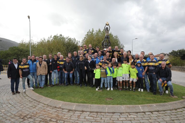 Rádio Regional do Centro: Inaugurada estátua evocativa dos 50 anos do Rugby Club da Lousã