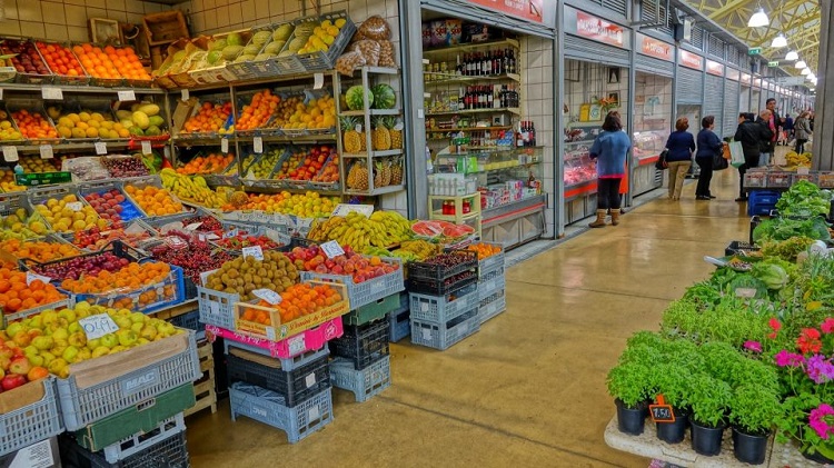 Rádio Regional do Centro: Câmara de Coimbra põe em hasta pública 40 espaços no Mercado D. Pedro V