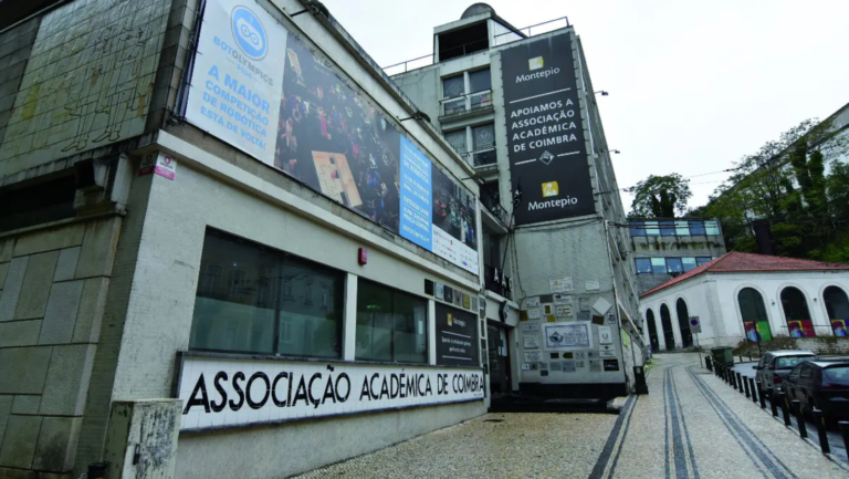 Rádio Regional do Centro: Associação Académica de Coimbra celebra 136 anos de história e conquistas