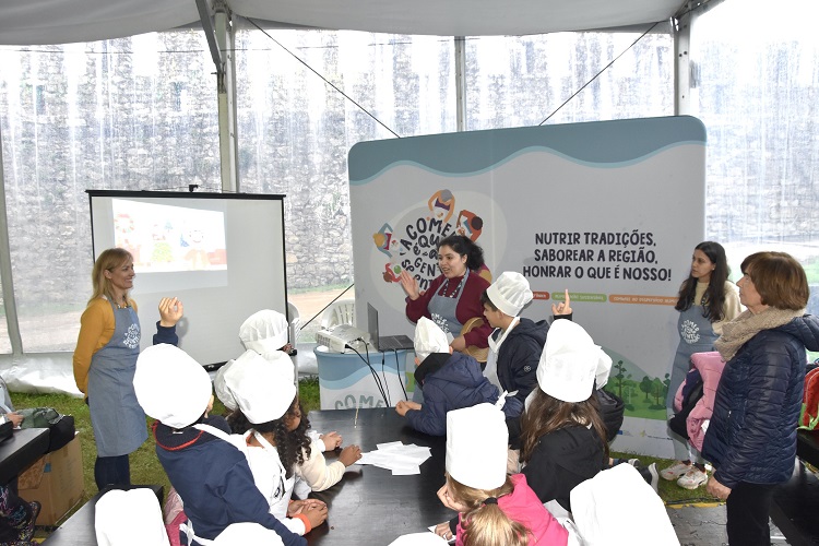 Rádio Regional do Centro: Montemor-o-Velho: “A comer é que a gente se entende!” no Castelo Mágico
