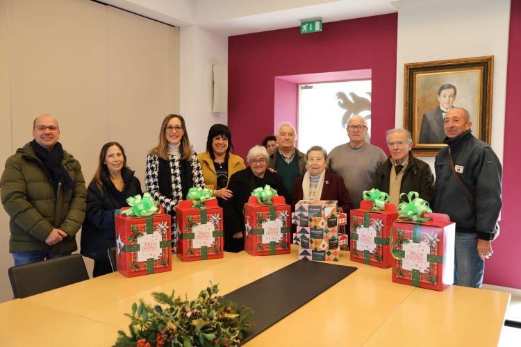 Rádio Regional do Centro: Município de Cantanhede oferece cabazes de Natal a famílias carenciadas Rádio Regional do Centro: Município de Cantanhede oferece cabazes de Natal a famílias carenciadas