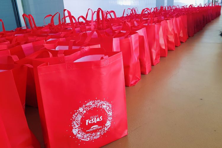 Rádio Regional do Centro: Montemor-o-Velho entrega cabaz de Natal a cerca de duas centenas de famílias Rádio Regional do Centro: Montemor-o-Velho entrega cabaz de Natal a cerca de duas centenas de famílias