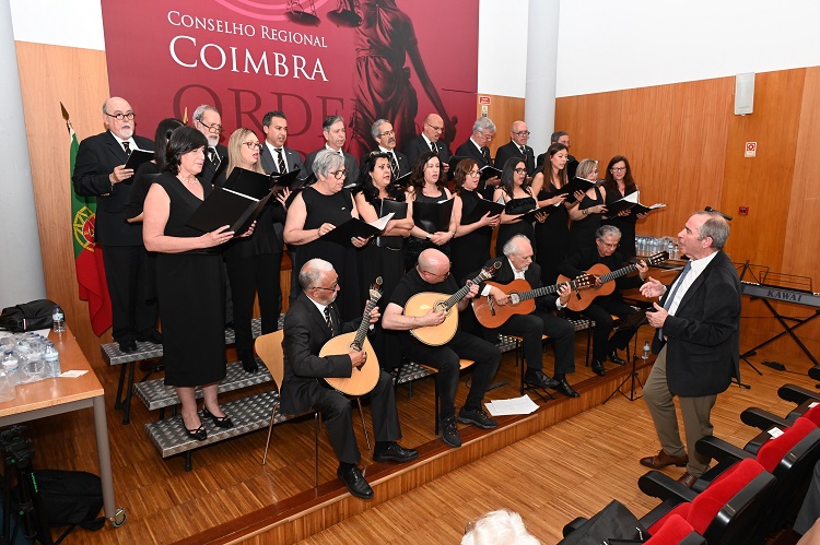 Rádio Regional do Centro: Aurora Oliveira sucede a José Castanheira na presidência da Advocal Rádio Regional do Centro: Aurora Oliveira sucede a José Castanheira na presidência da Advocal