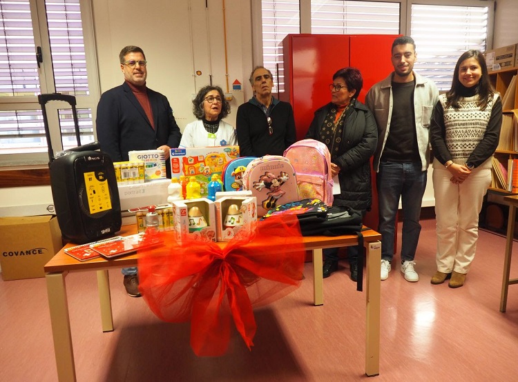 Rádio Regional do Centro: Hospital Pediátrico de Coimbra recebeu ofertas para crianças com cancro