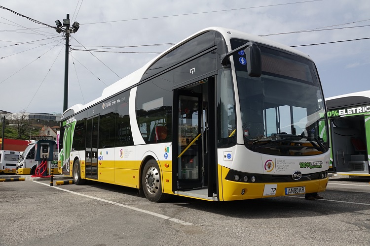 Rádio Regional do Centro: Transportes Urbanos de Coimbra gratuitos para estudantes até aos 23 anos