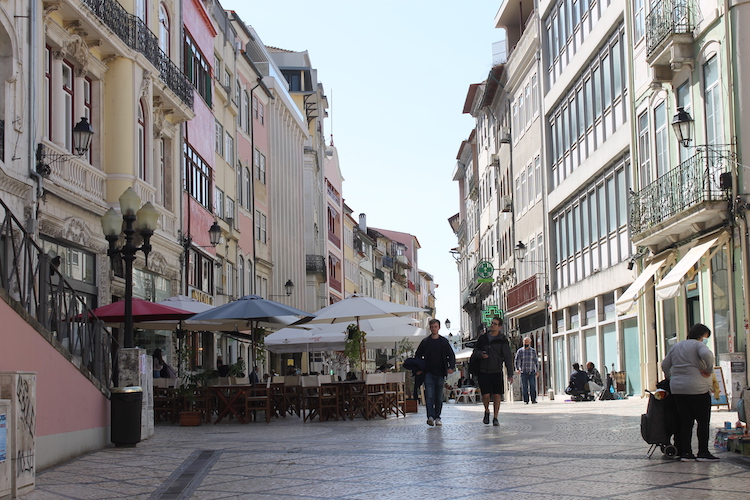 Rádio Regional do Centro: Câmara de Coimbra alarga aplicação de taxa turística a todo o ano