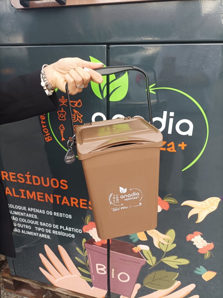 Rádio Regional do Centro: Recolha selectiva de biorresíduos em Anadia Rádio Regional do Centro: Recolha selectiva de biorresíduos em Anadia