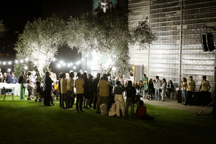 Rádio Regional do Centro: Teatrão de Coimbra festeja 30 anos com livro, ‘podcast’ e espectáculo