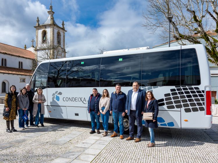Rádio Regional do Centro: Câmara de Condeixa-a-Nova investe em novo autocarro escolar Rádio Regional do Centro: Câmara de Condeixa-a-Nova investe em novo autocarro escolar