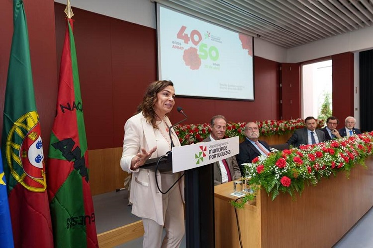 Rádio Regional do Centro: Municípios propõem nova e mais eficiente Lei das Finanças Locais Rádio Regional do Centro: Municípios propõem nova e mais eficiente Lei das Finanças Locais