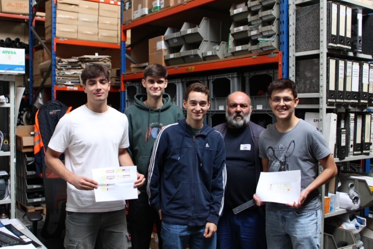 Rádio Regional do Centro: Alunos da Universidade de Aveiro colaboram com INOVA-EM para optimização de processos Rádio Regional do Centro: Alunos da Universidade de Aveiro colaboram com INOVA-EM para optimização de processos