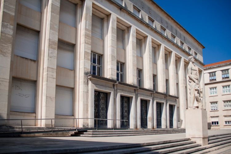 Rádio Regional do Centro: FLUC comemora 100 anos do Curso de Férias de Língua e Cultura Portuguesas para Estrangeiros