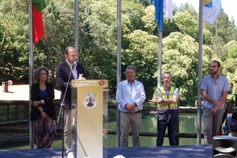 Rádio Regional do Centro: Penela: Bandeira Azul hasteada na Praia Fluvial da Louçainha