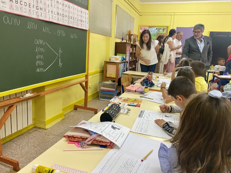 Rádio Regional do Centro: Câmara de Oliveira do Hospital apoia alunos do primeiro ciclo com “Cheque + Educação”