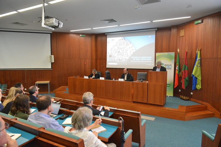 Rádio Regional do Centro: Região de Coimbra com três milhões de euros para apoiar micro e pequenas empresas