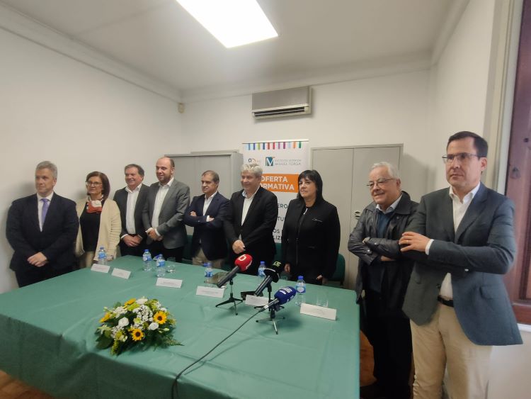 Rádio Regional do Centro: Emílio Torrão: “O ISMT enfrenta desafios, mas estamos prontos para superá-los”