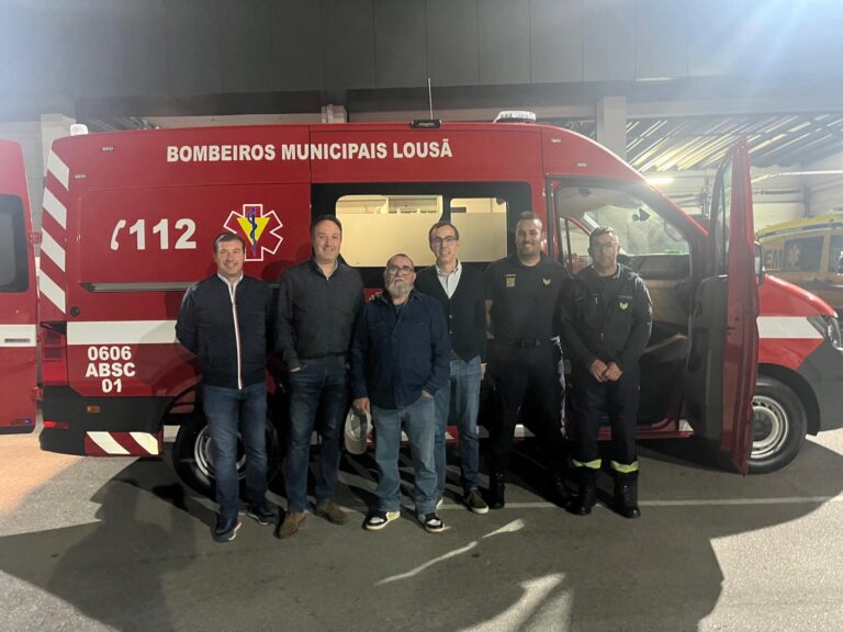 Rádio Regional do Centro: Lousã reforça apoio aos bombeiros com nova ambulância e financiamento