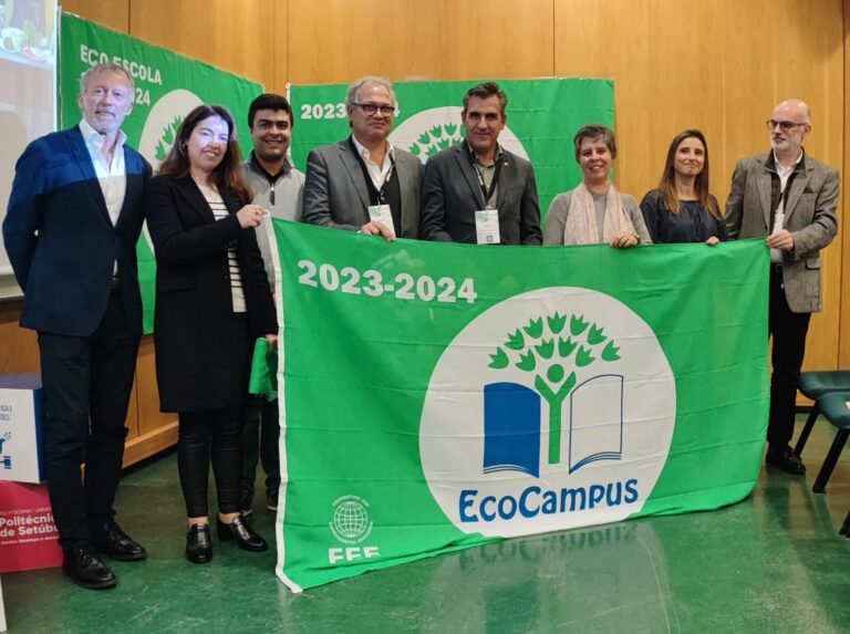 Rádio Regional do Centro: Todas as Escolas do IPC distinguidas com galardão Bandeira Verde Eco-Escolas