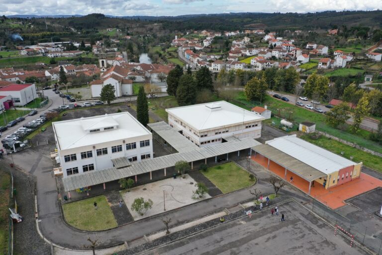 Rádio Regional do Centro: Côja: Avança em Abril a reabilitação da Escola Básica Mendes Ferrão