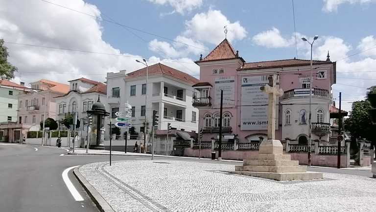 Rádio Regional do Centro: Alunos do Miguel Torga manifestam-se em Lisboa pela continuidade do Instituto