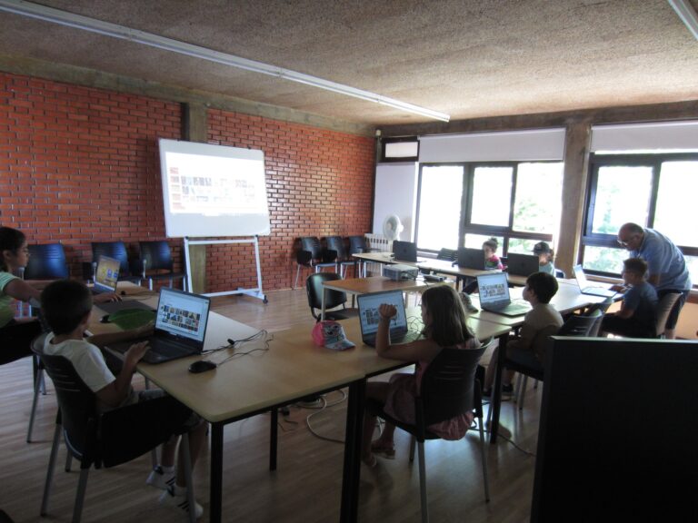 Rádio Regional do Centro: Góis dinamiza actividades com as crianças do Programa Férias em Crescimento