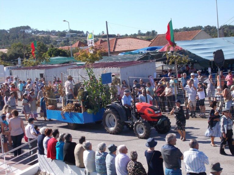 Rádio Regional do Centro: Festa Alhadas reúne cultura e gastronomia no Largo da Piscina até domingo