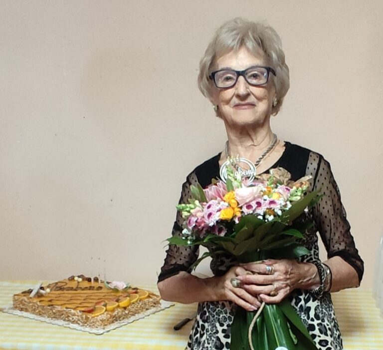 Rádio Regional do Centro: JF Santo António dos Olivais celebra 101.º aniversário de aluna de Yoga