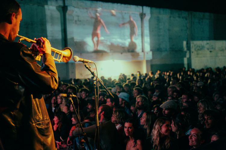 Rádio Regional do Centro: Museu e novo palco marcam regresso do Gliding Barnacles à Praia do Cabedelo