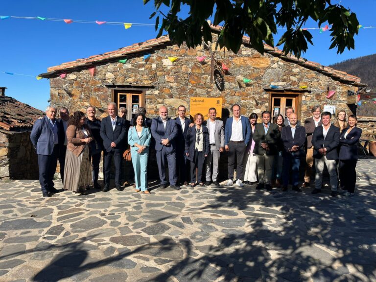Rádio Regional do Centro: «Transformar a Serra da Lousã, Revitalizar o Território» junta governo e empresários Rádio Regional do Centro: «Transformar a Serra da Lousã, Revitalizar o Território» junta governo e empresários