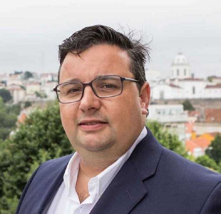 Rádio Regional do Centro: Perda da Câmara de Coimbra causa demissão em bloco da Concelhia do PSD