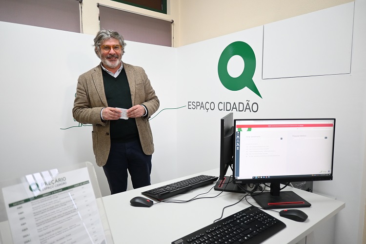 Rádio Regional do Centro: Oliveira do Hospital abre mais três “Espaço Cidadão” em freguesias Rádio Regional do Centro: Oliveira do Hospital abre mais três “Espaço Cidadão” em freguesias